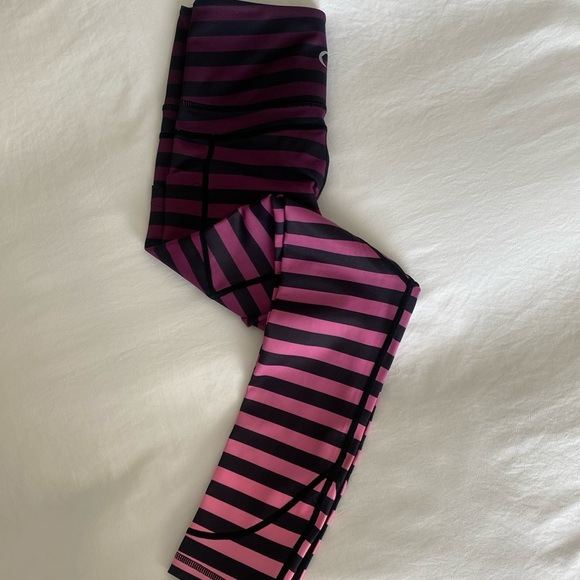 ZYIA Pants - Zyia purple and black stripe ombré light n tight leggings size 2